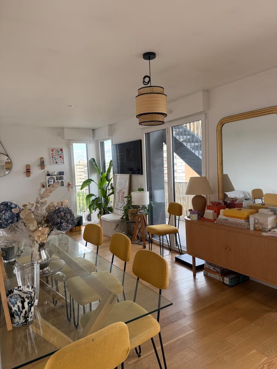 Eiffel Tower View Penthouse Apartment in Clichy