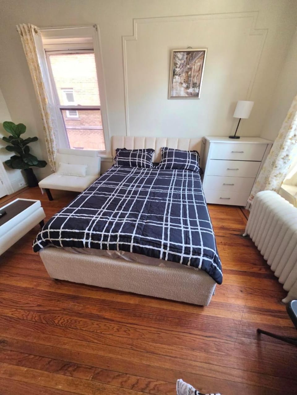 Habitación Práctica con TV 60 ,Nevera y Horno en Zona Comercial muy activa Vacation rental in Paterson