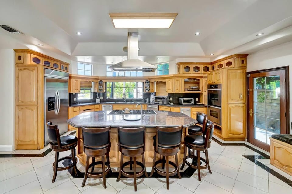 Grand Mediterranean House W/ Pool, Spa & Slide! House in Reseda