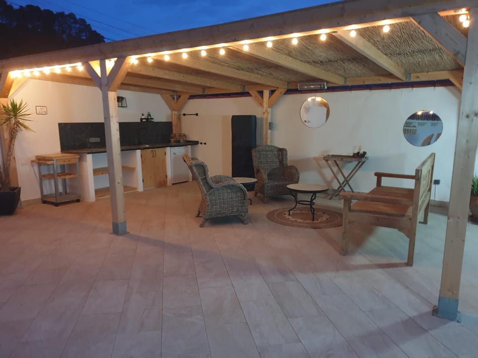 Garden, Kitchen or kitchenette, Other, Dining area, Area and facilities, Swimming pool
