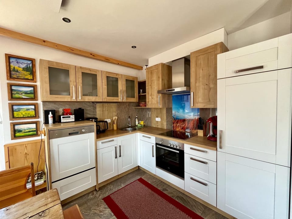 Coffee/tea facilities, Kitchen or kitchenette, dishwasher, minibar, pet friendly, stove, toaster