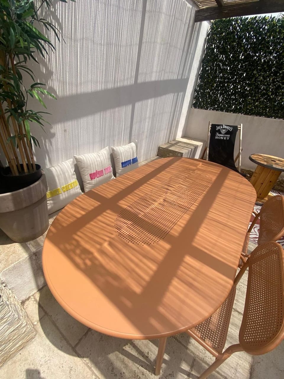 Dining area, Meals