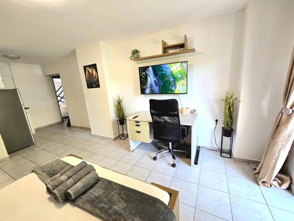 The Garden Studio - Spacious Balcony Apartment in Peloponnese, Western Greece and the Ionian