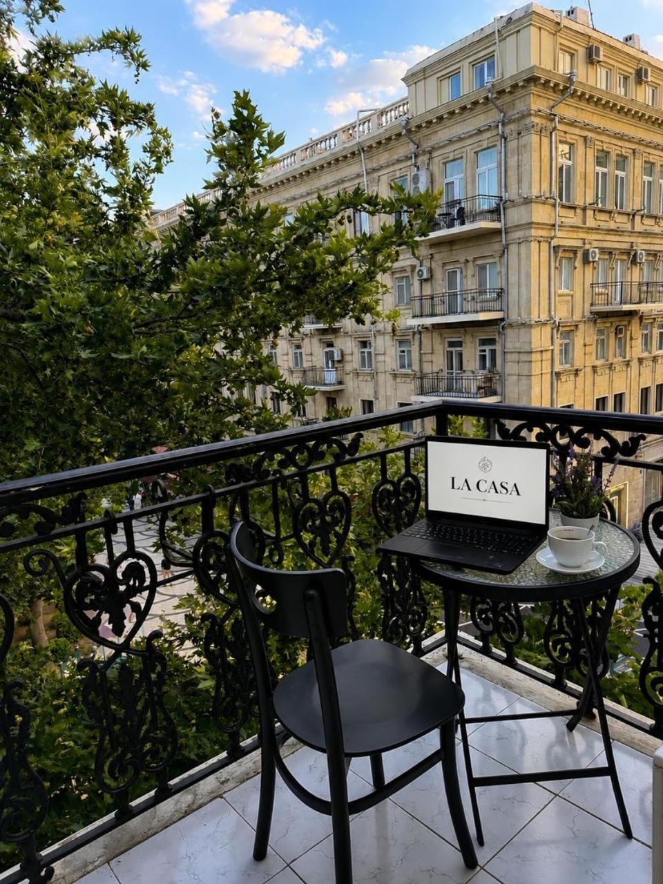 Patio, View (from property/room), Balcony/Terrace, Living room, Seating area