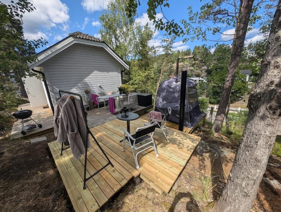 Oasen Retreat ,Sauna, 70m Lake ,10 min Sea House in Stockholm County