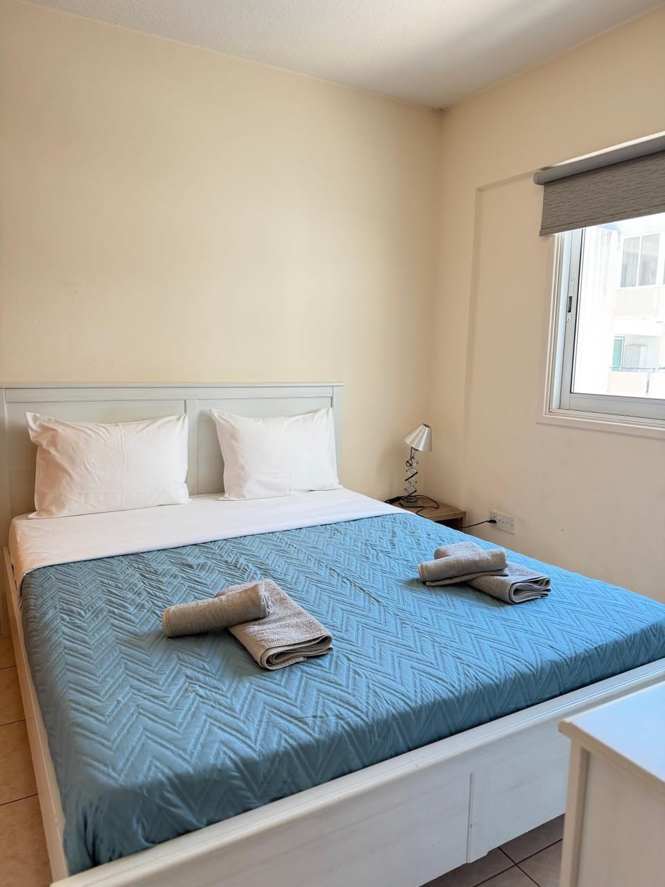 Bed, Bedroom, towels, towels
