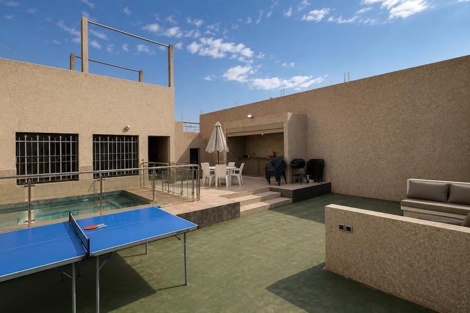 Garden, Table tennis