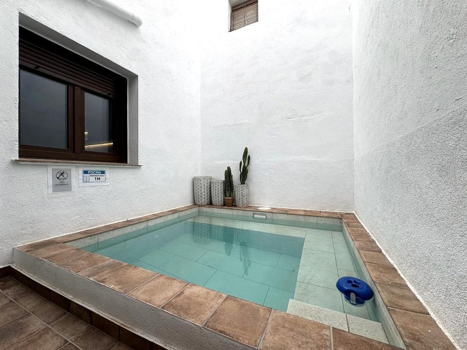 Balcony/Terrace, Swimming pool