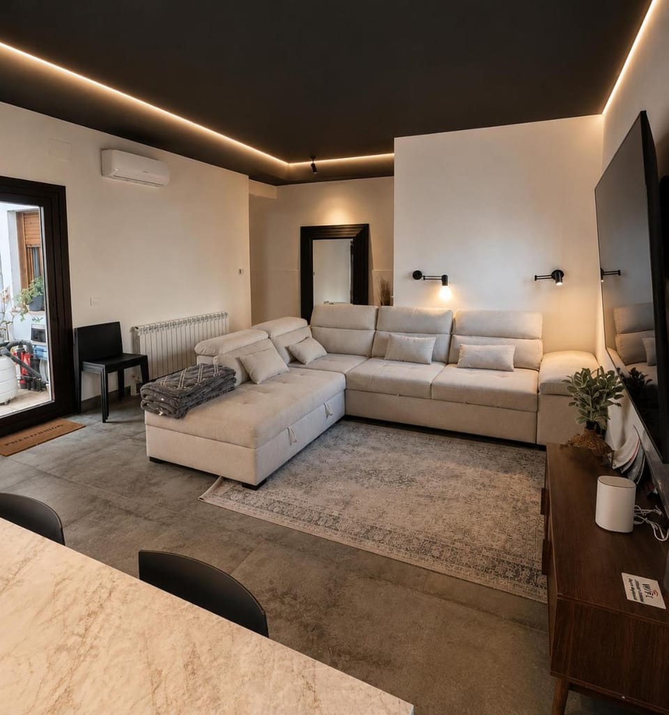 Bed, Lounge or bar