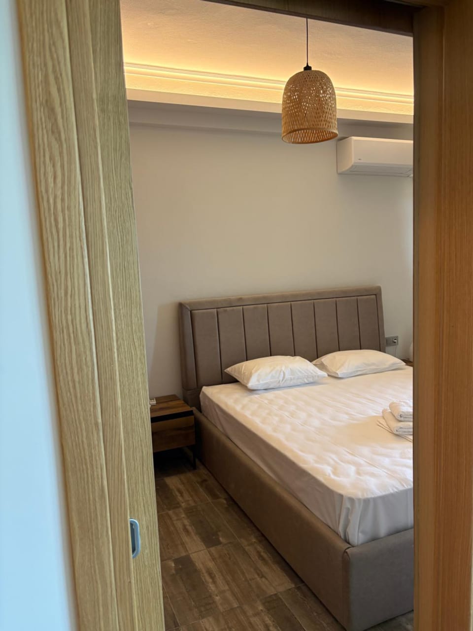 Bed, Photo of the whole room, Bedroom, wardrobe