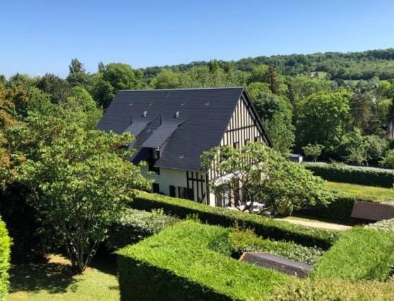 Cottage cozy avec joli jardin House in Houlgate