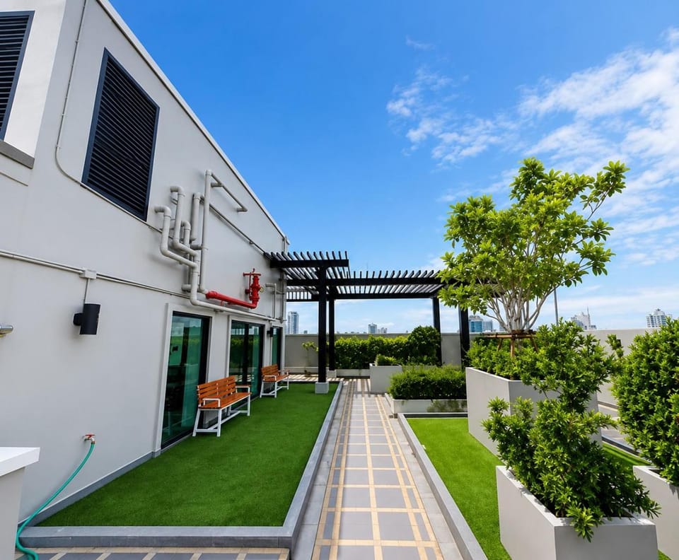CONDO UNIT With BALCONY Apartment hotel in Bangkok