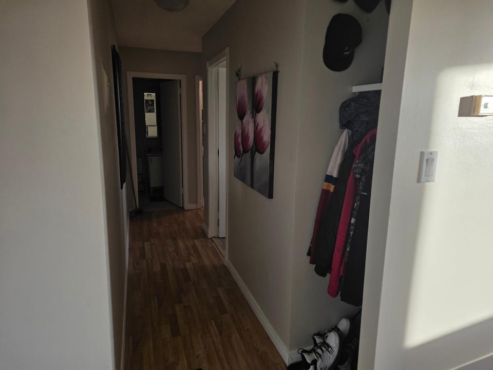 2 Bedroom Shared Condo Kensington Close to DT Apartment in Calgary