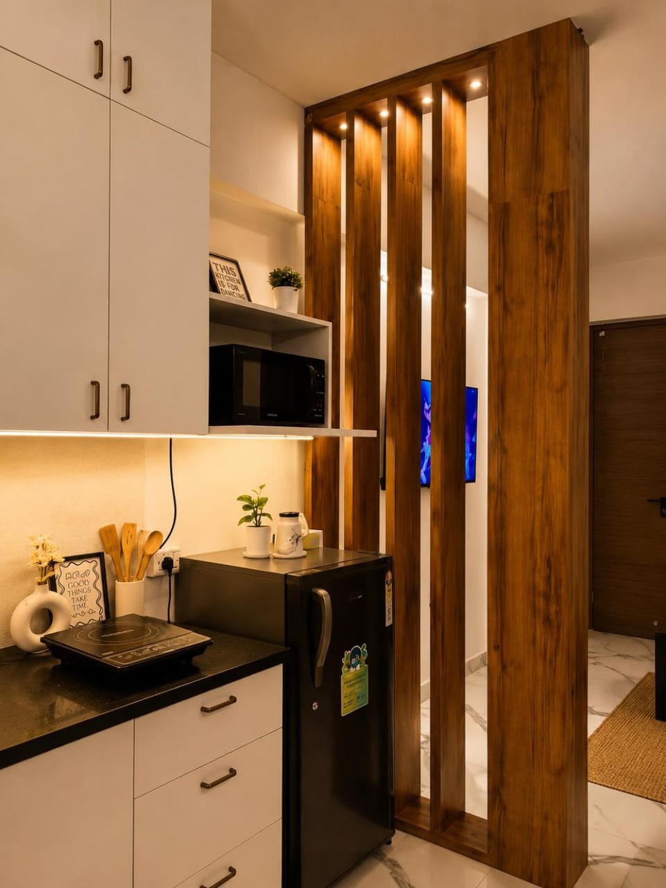 Kitchen or kitchenette