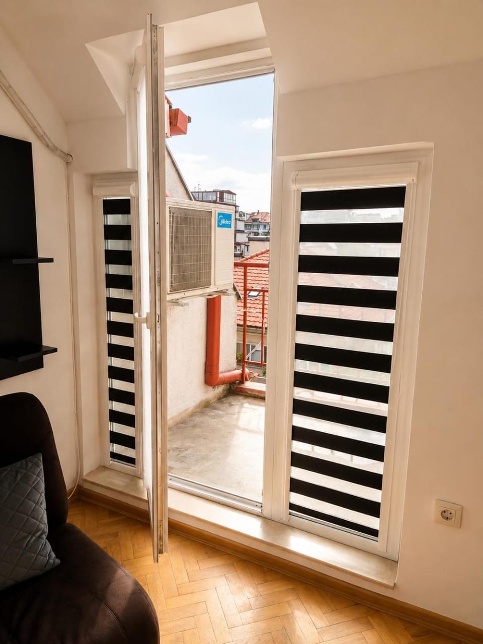 Comfortable Room in The City Centre Campground/ 
RV Resort in Varna