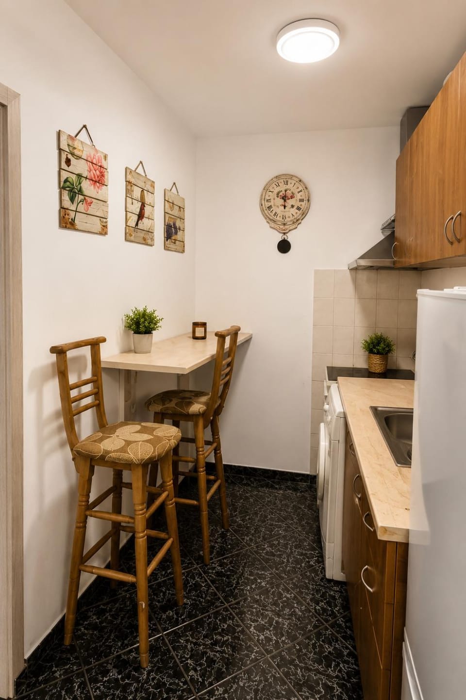 Comfortable Room in The City Centre Campground/ 
RV Resort in Varna