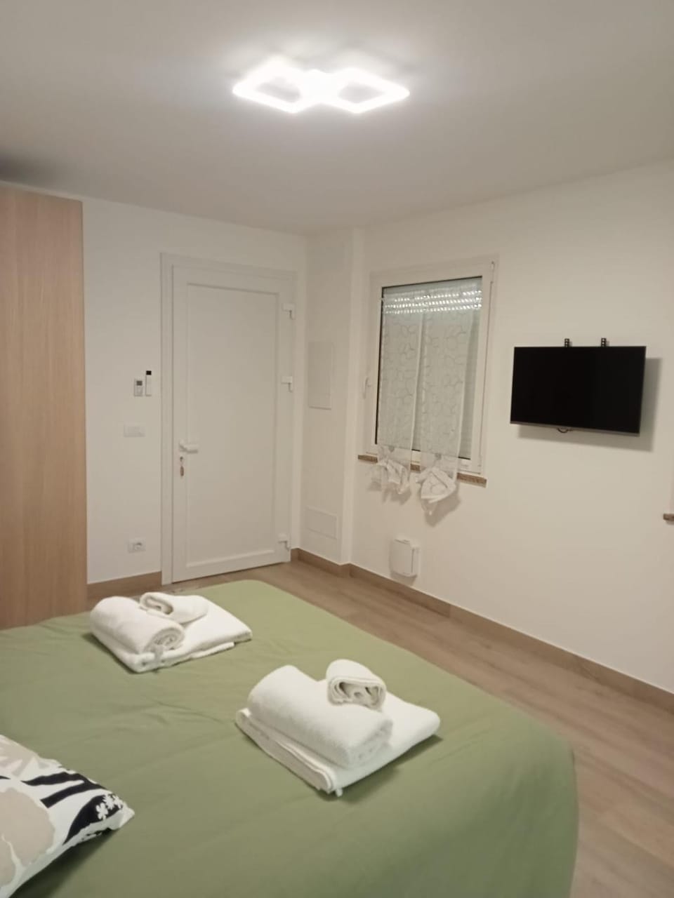 TV and multimedia, towels, wardrobe
