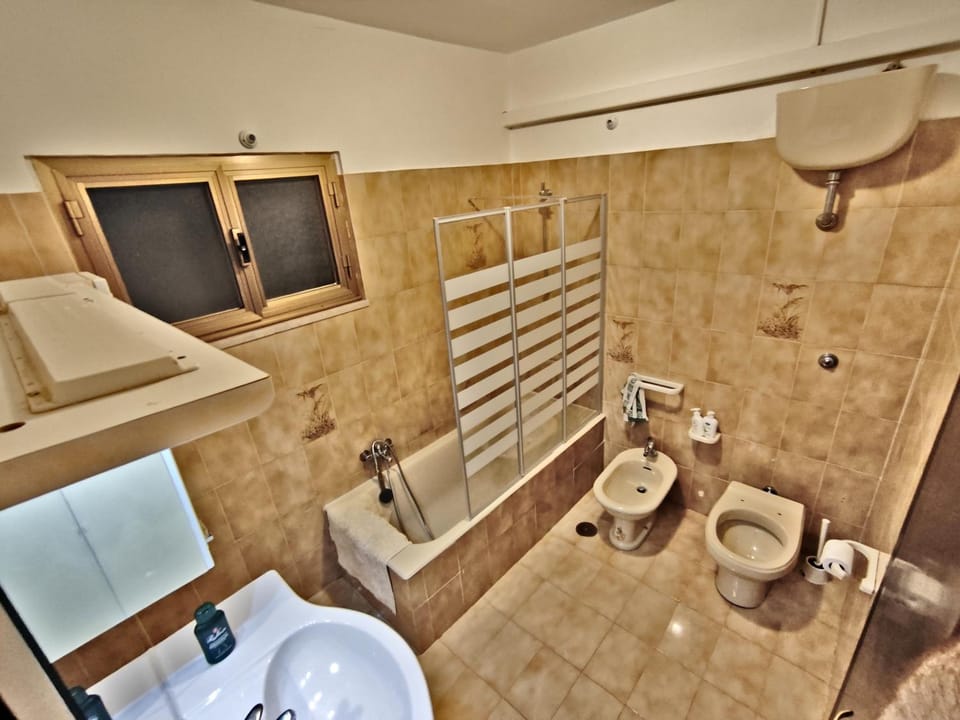 Shower, Bath, hair dryier, towels
