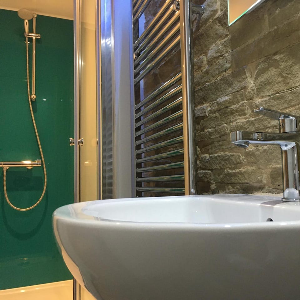 Over Under Cottage Apartment in Holmfirth