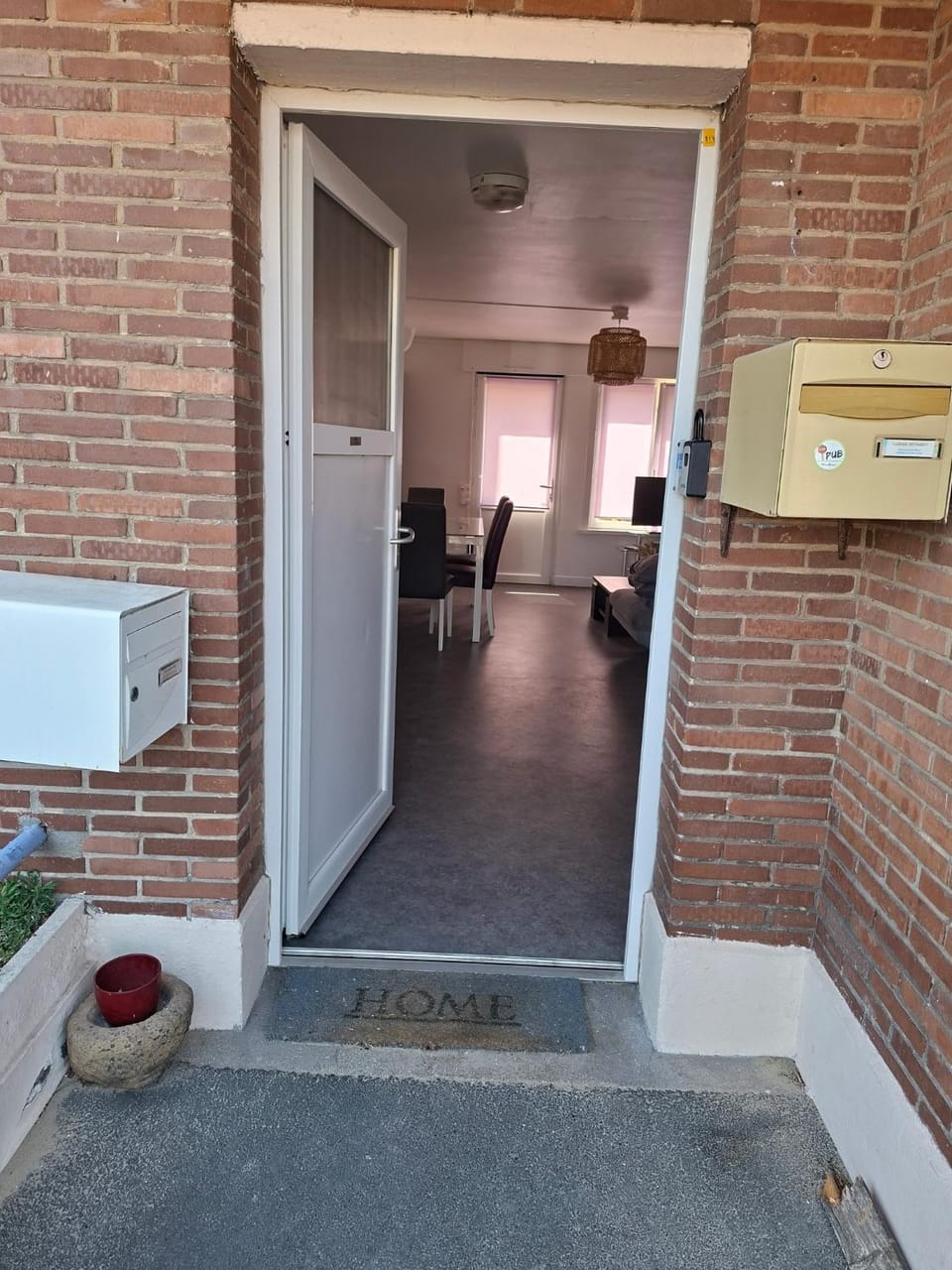 Facade/entrance