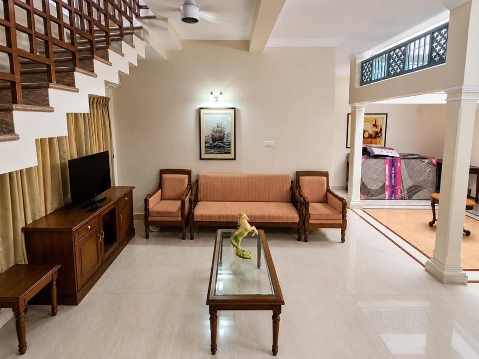 Communal lounge/ TV room, Living room