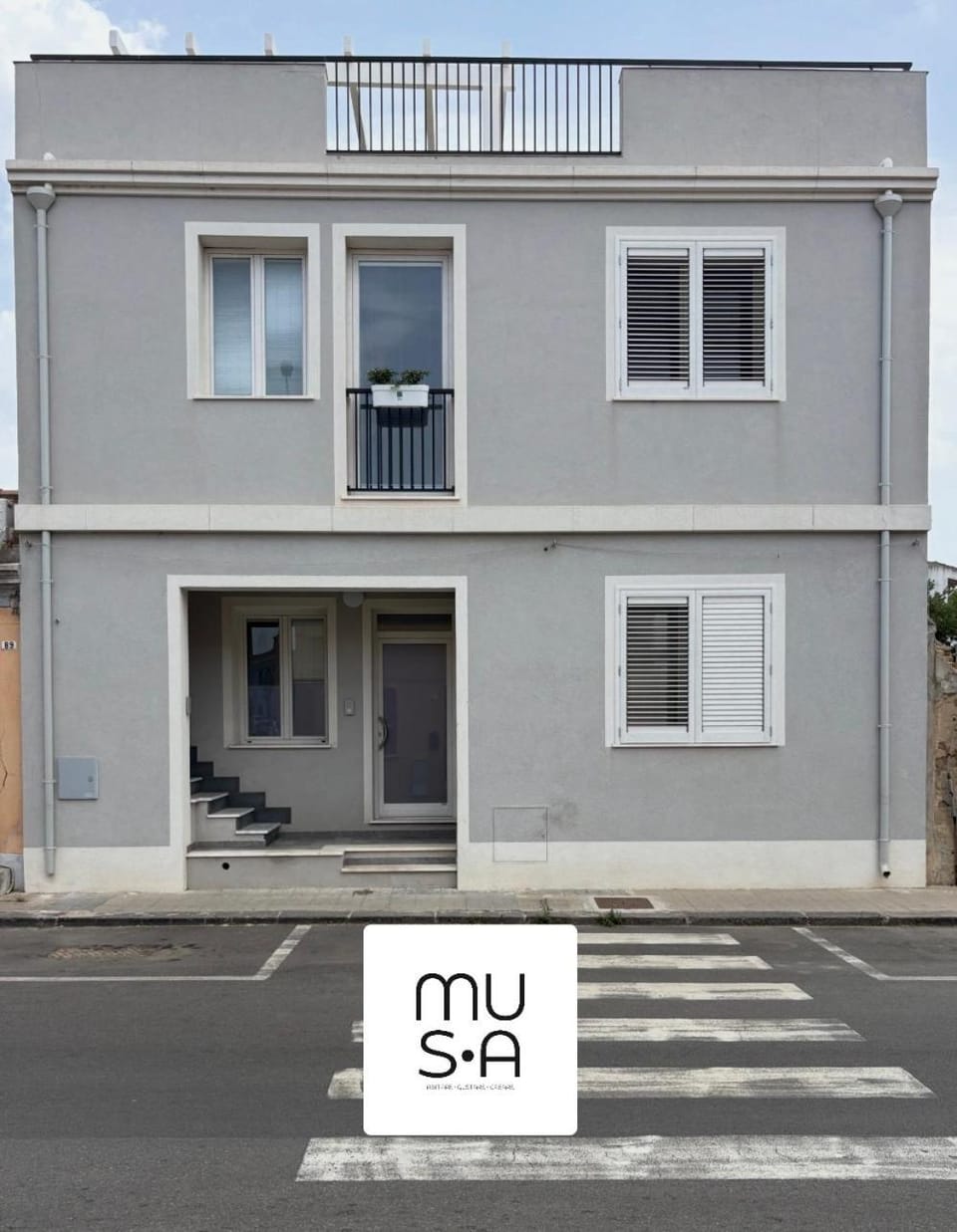 Property building, Day, Street view