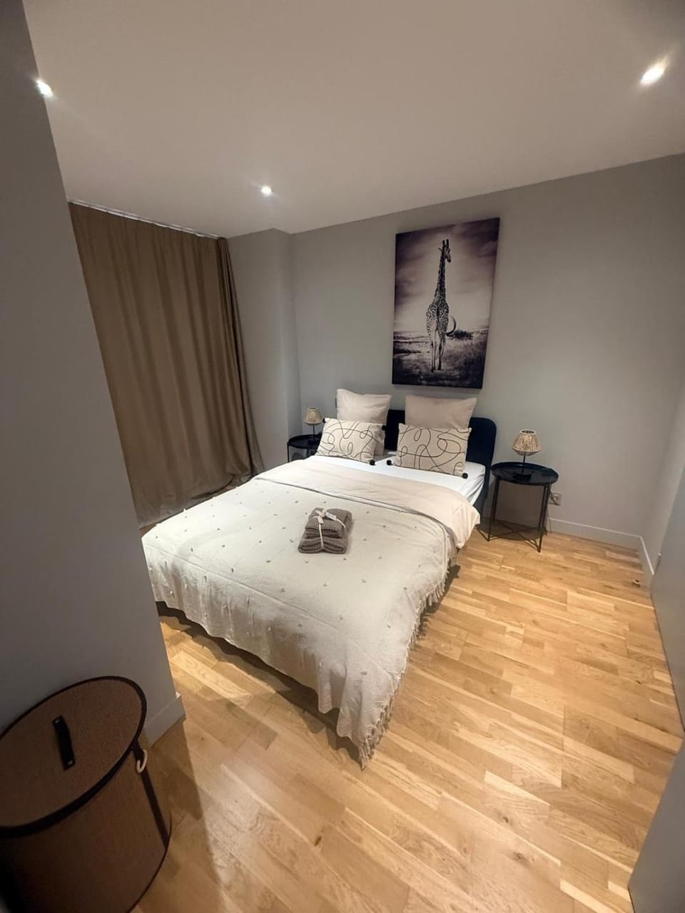 APPARTEMENT LUXUEUX CLIMATISEUR PARKING PRIVÉ WIFI METRO AEROPORT Centre Ville CAMPANS CAFFARELLI Apartment in Toulouse