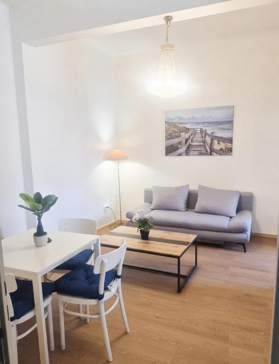 Seating area, Dining area