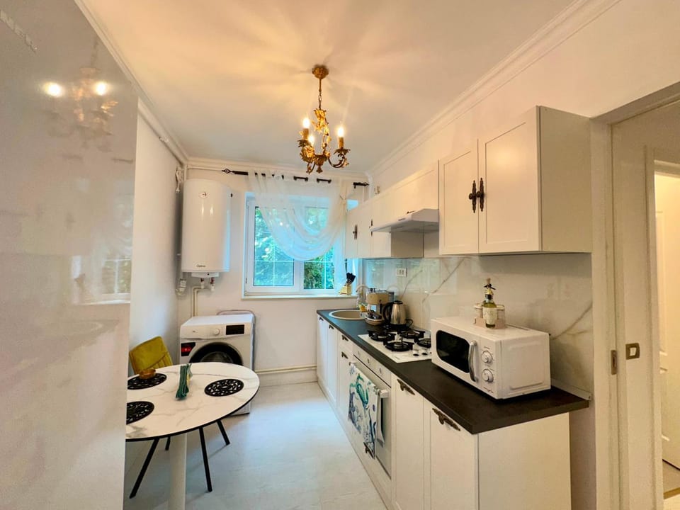 Port Classic Residence Elegant 2 Bedroom Apartament near Constanta Port Apartment in Constanta