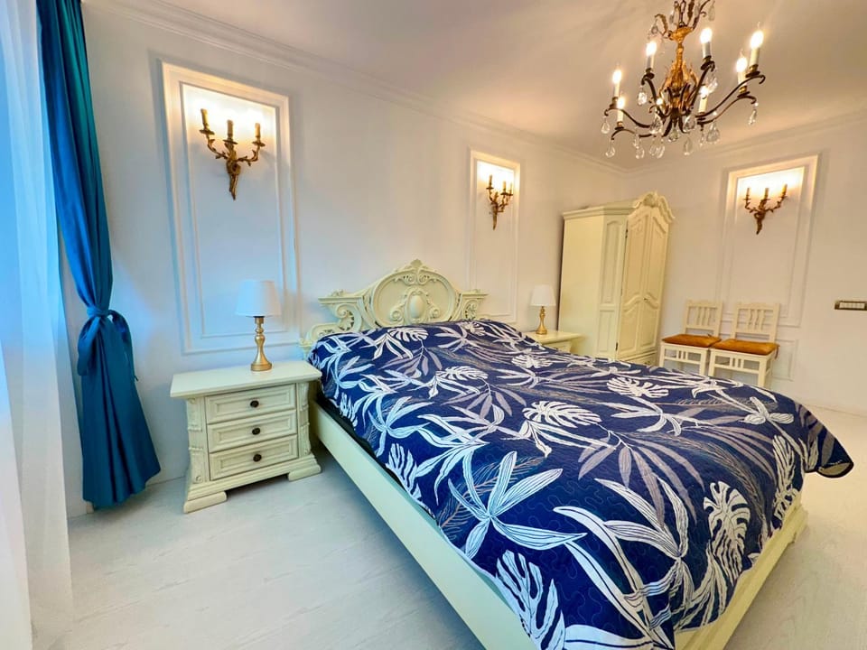 Port Classic Residence Elegant 2 Bedroom Apartament near Constanta Port Apartment in Constanta