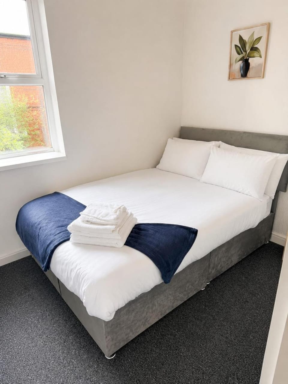 Cosy 1-Bed Barrow Stay, Sleeps 4, Near Town Apartment in Barrow-in-Furness