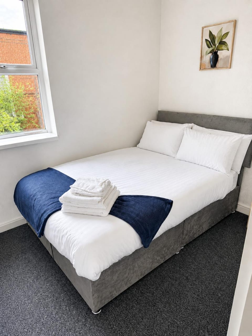 Cosy 1-Bed Barrow Stay, Sleeps 4, Near Town Apartment in Barrow-in-Furness