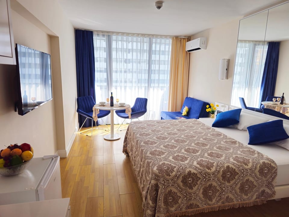 Bed, TV and multimedia