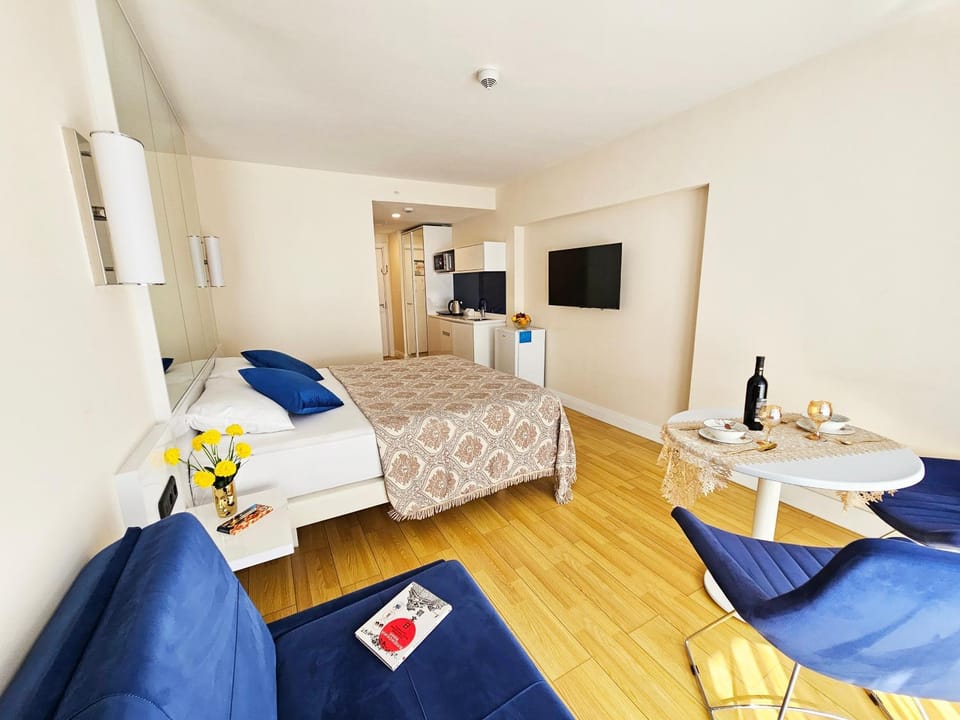 Bed, TV and multimedia