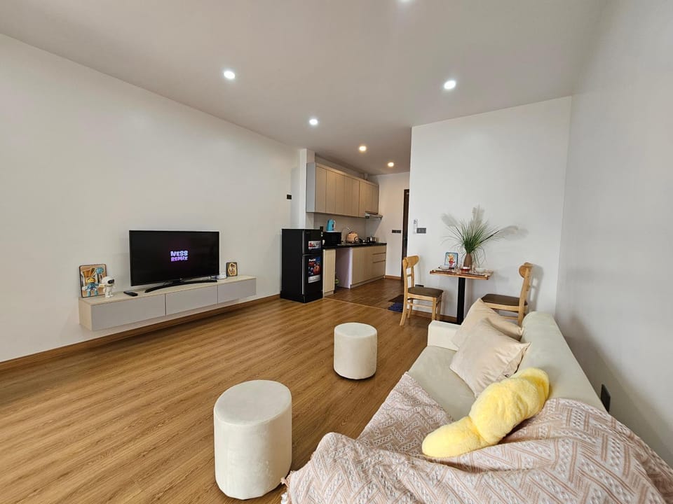 Lakenest Realty 21, Âu Cơ, Tây Hồ, Hà Nội Apartment in Laos
