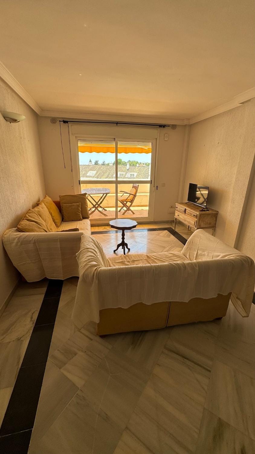Sea Views - Pool & Mountain - Nueva Andalucia Apartment in Marbella