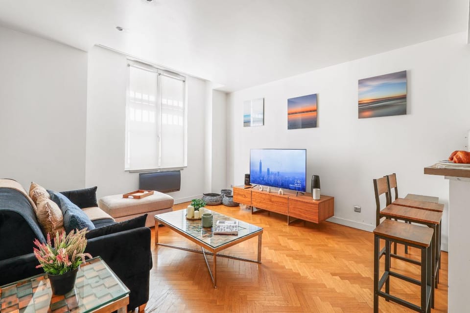 BnBNova - 1BR - Heart of Le Marais Near Pompidou Apartment in Paris