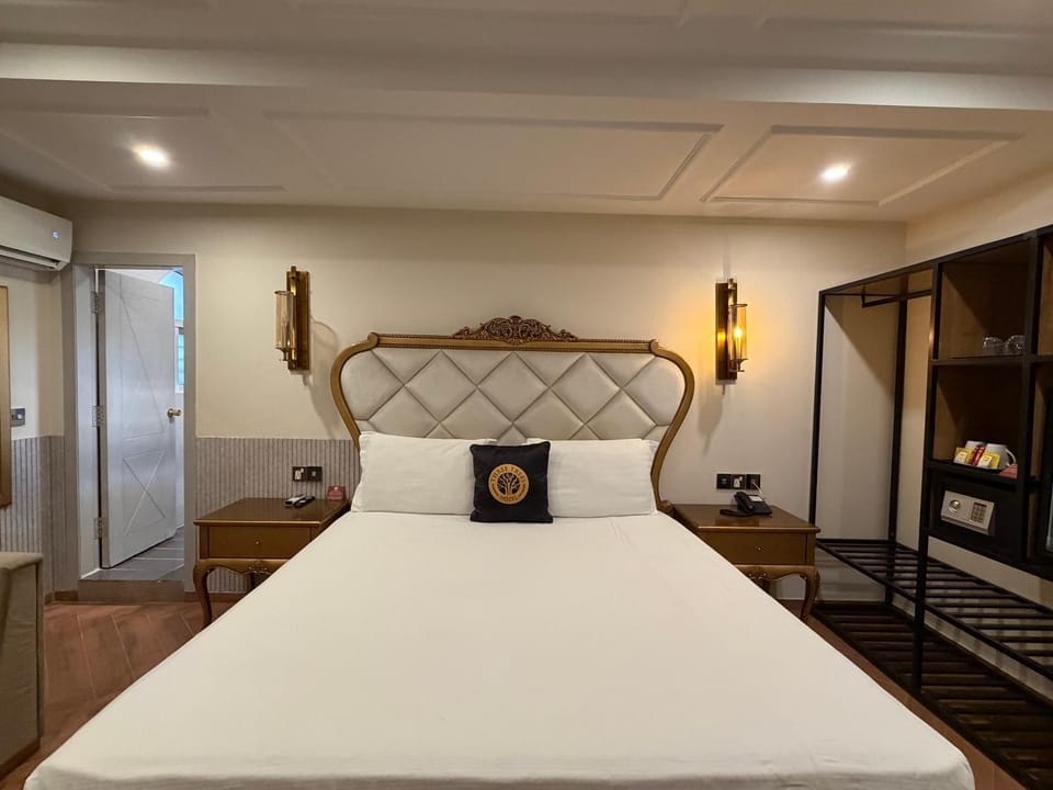 Bed, Photo of the whole room, Bedroom, wardrobe