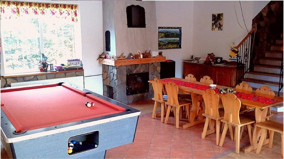 Communal lounge/ TV room, Billiard