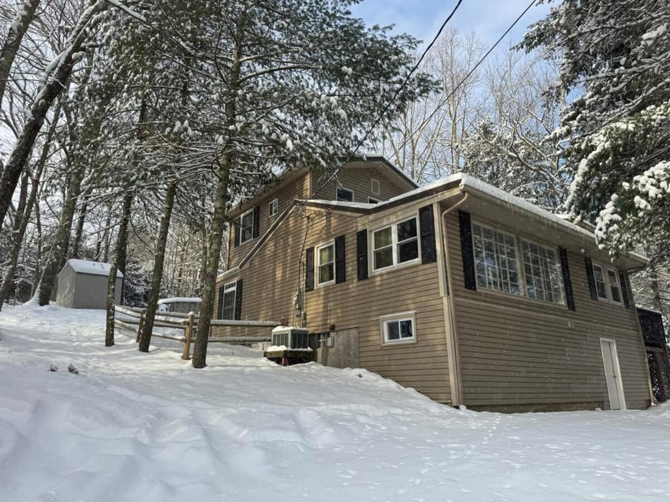 Poconos Hideaway House in Lake Wallenpaupack