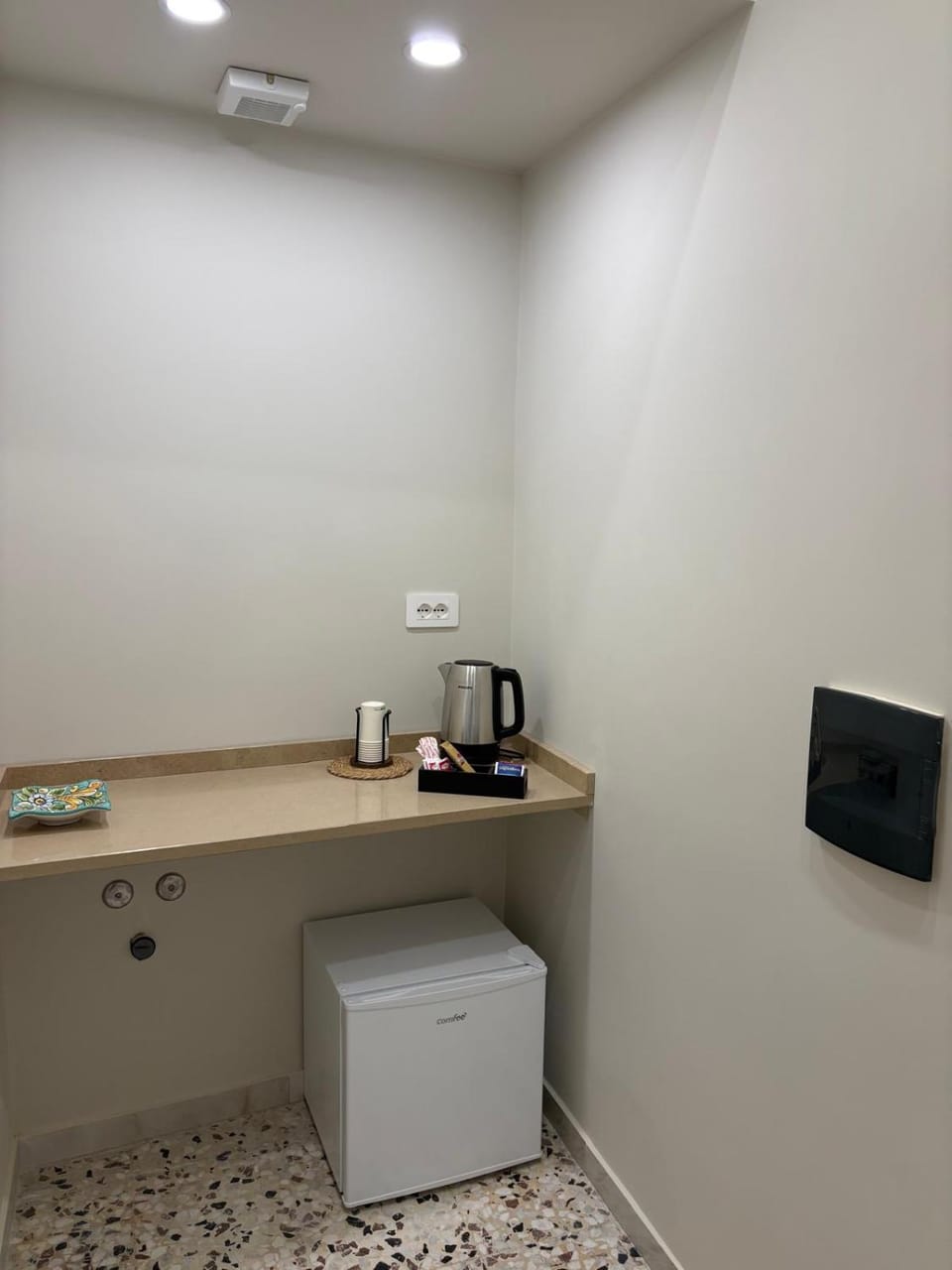 Coffee/tea facilities, minibar