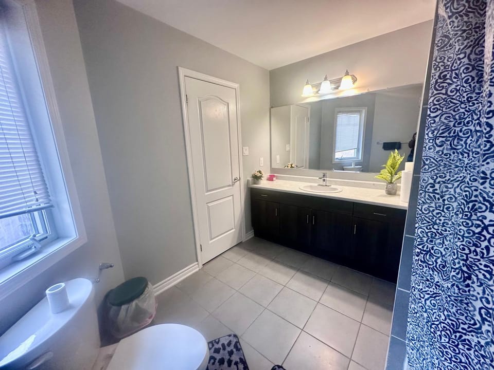 Cozy Beautiful Home Vacation rental in Halton Hills