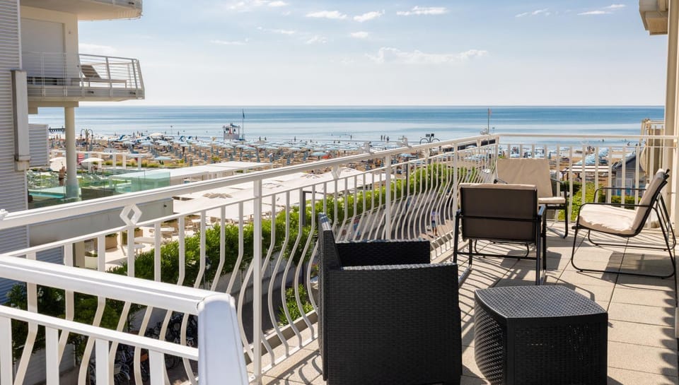 Patio, Natural landscape, View (from property/room), Balcony/Terrace, Beach, Sea view