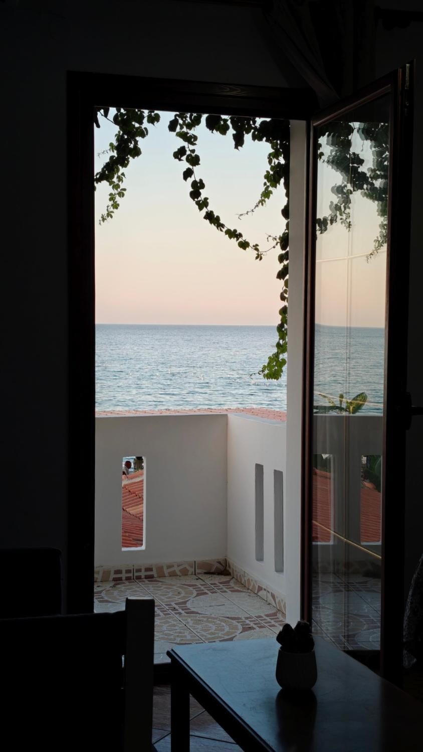 Akrogiali Rooms 2 Apartment in Kalyves Beach