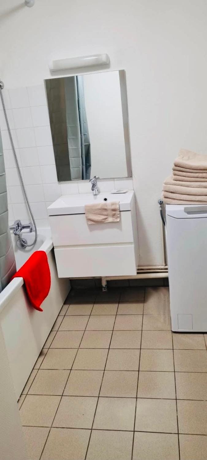 Bathroom, Bath, washing machine
