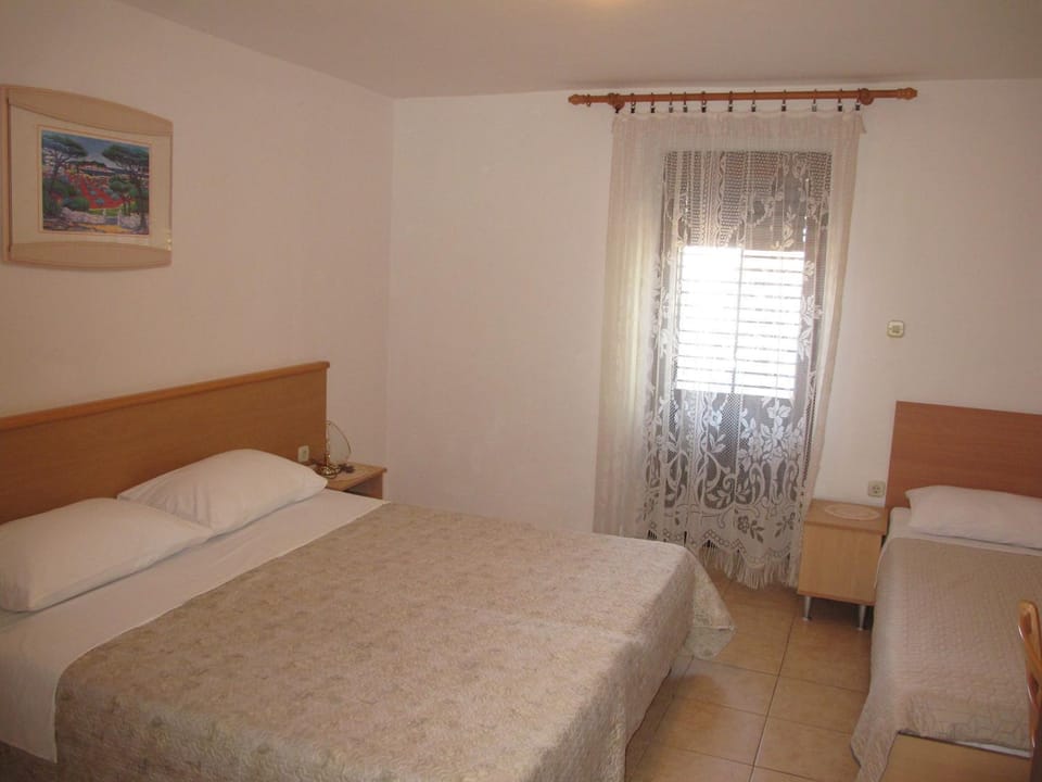 Apartments Roza Bed and Breakfast in Istria County