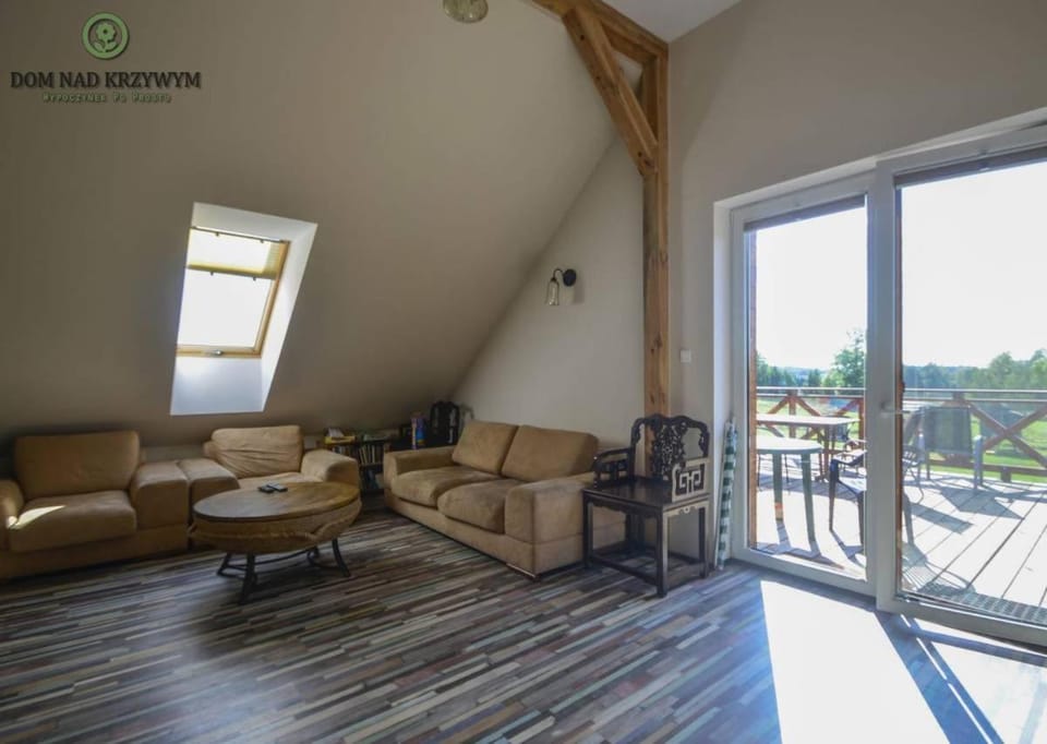 Communal lounge/ TV room, Balcony/Terrace