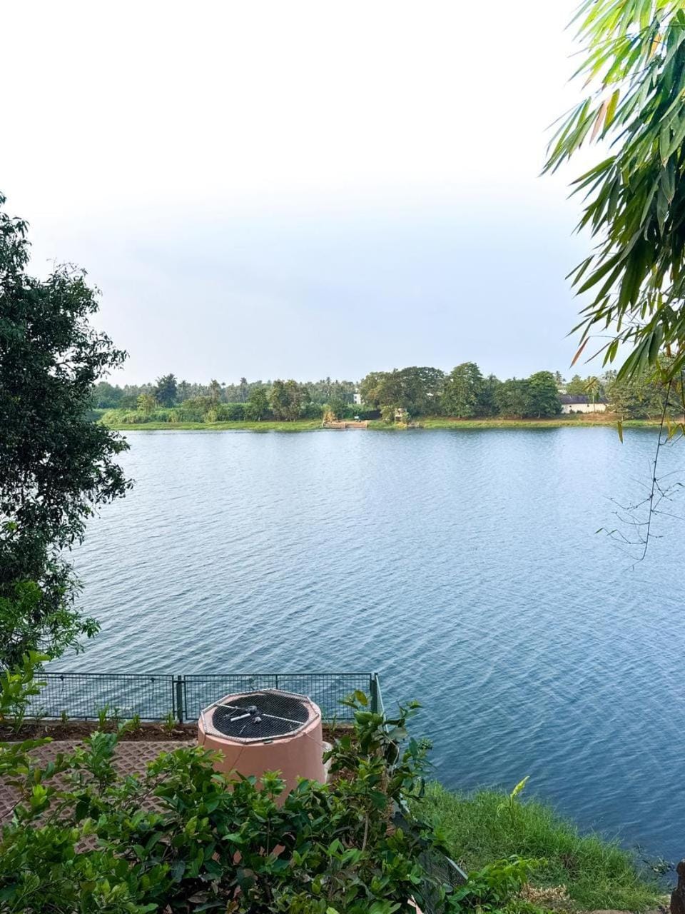 Heritage Waterfront Villa with Private Pool-Aluva Villa in Kochi