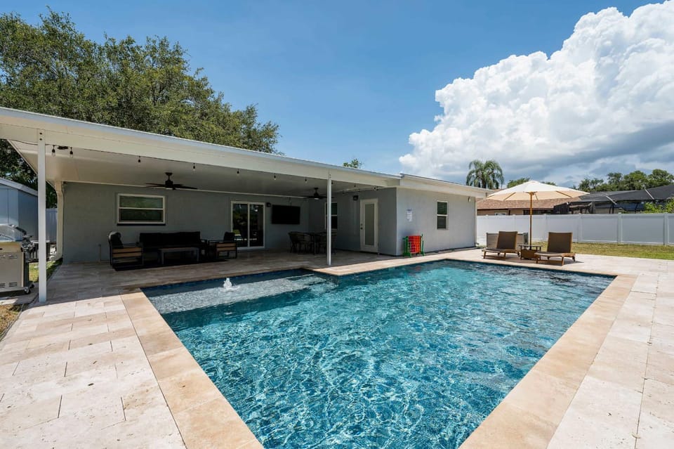 Seminole Family Escape - Pool, Games & BBQ House in Seminole