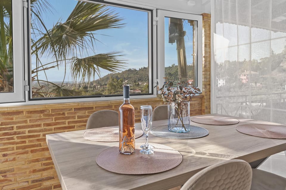 Day, View (from property/room), Balcony/Terrace, Dining area